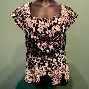 Nicola Top Black & White